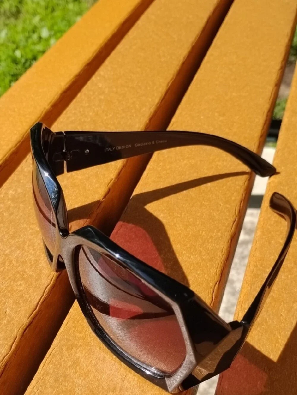 Girolamo And Cherrie Black Frame Sunglasses with Brown Gradient Lenses
